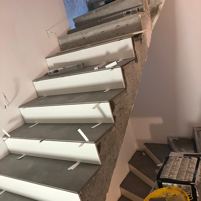 Fliesenverlegung Treppe Innen