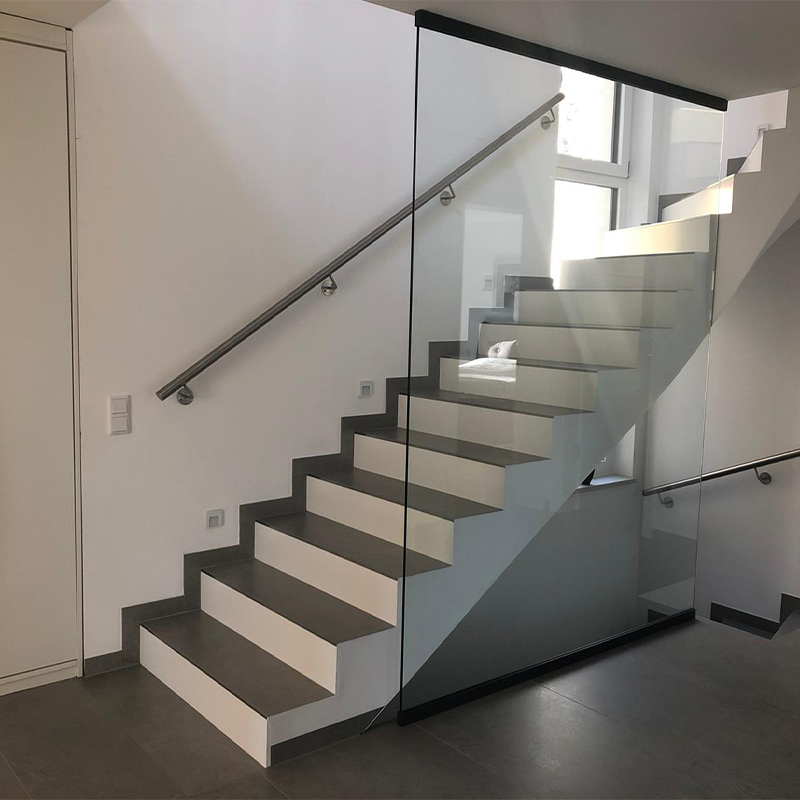 Fliesenverlegung Treppe Innen